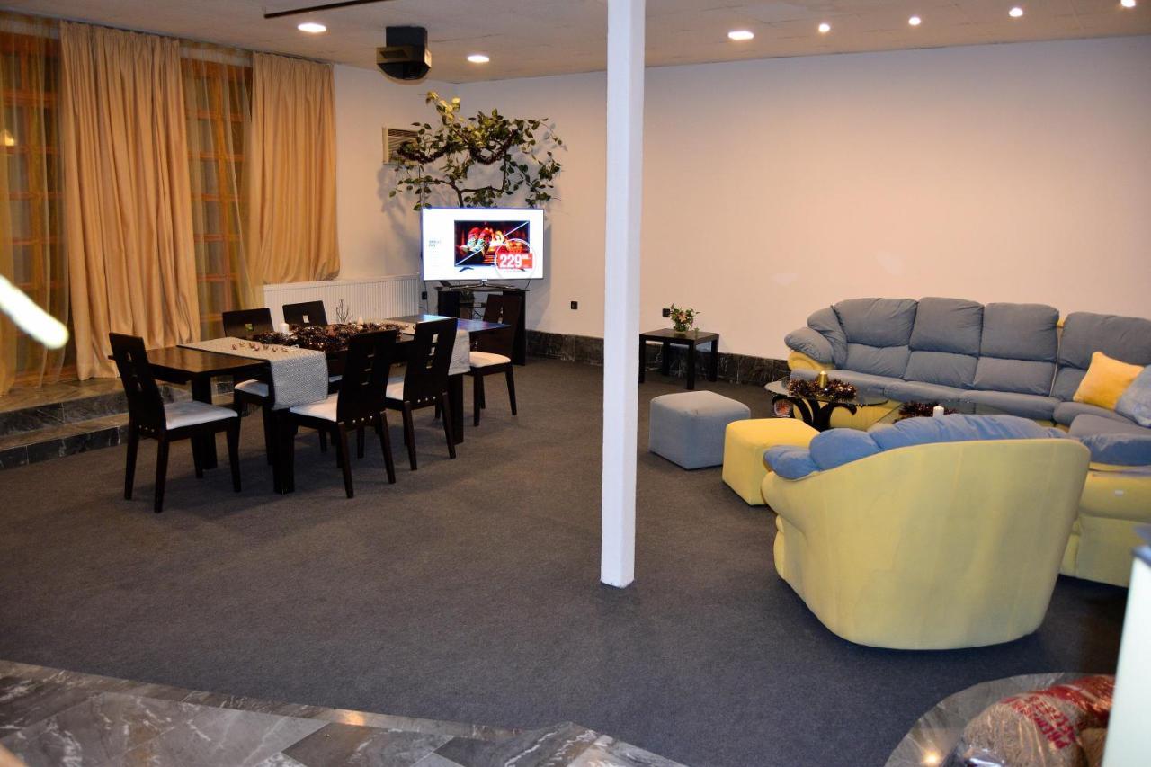Persey Villa بوروفتس المظهر الخارجي الصورة
