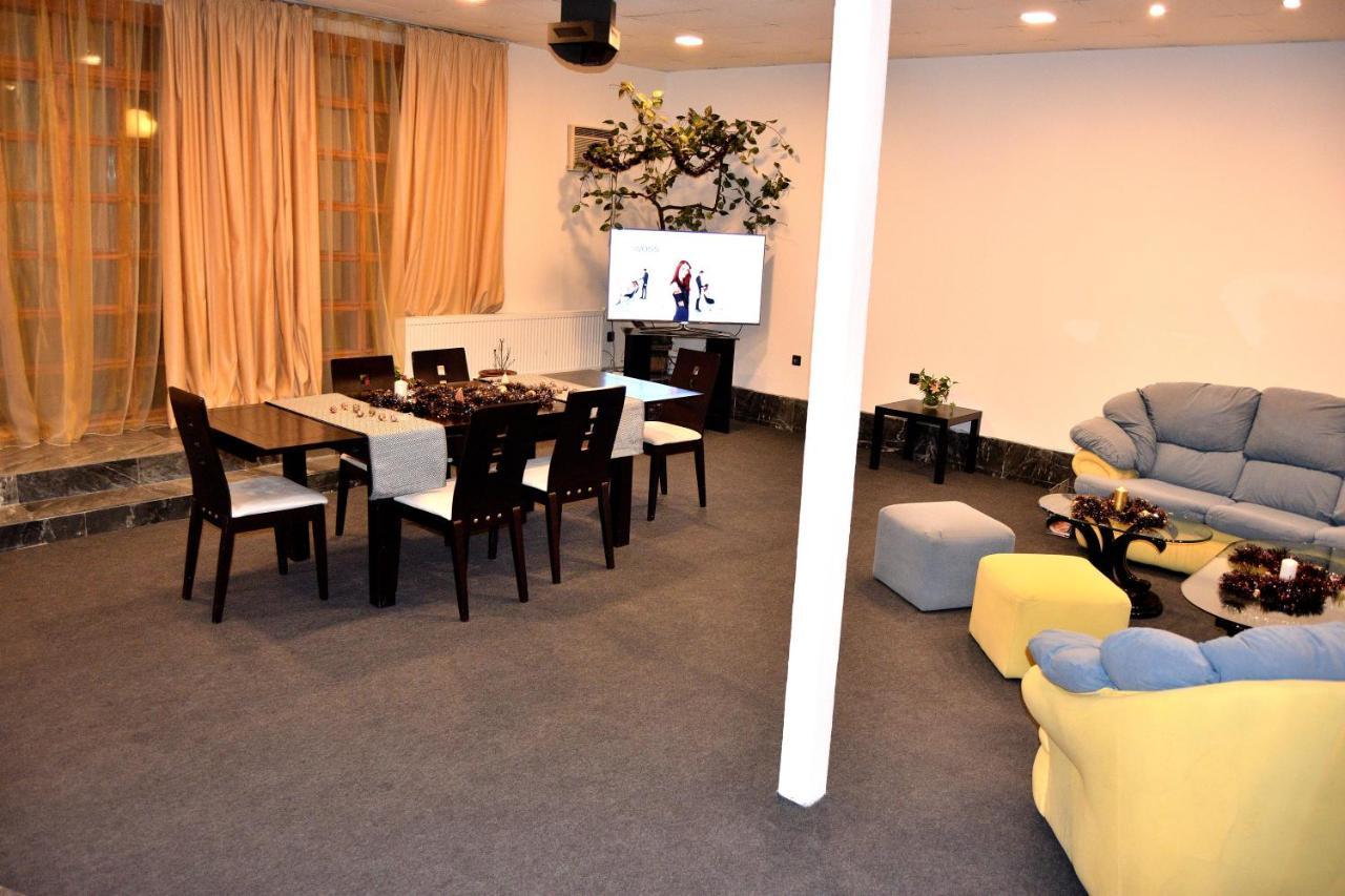Persey Villa بوروفتس المظهر الخارجي الصورة