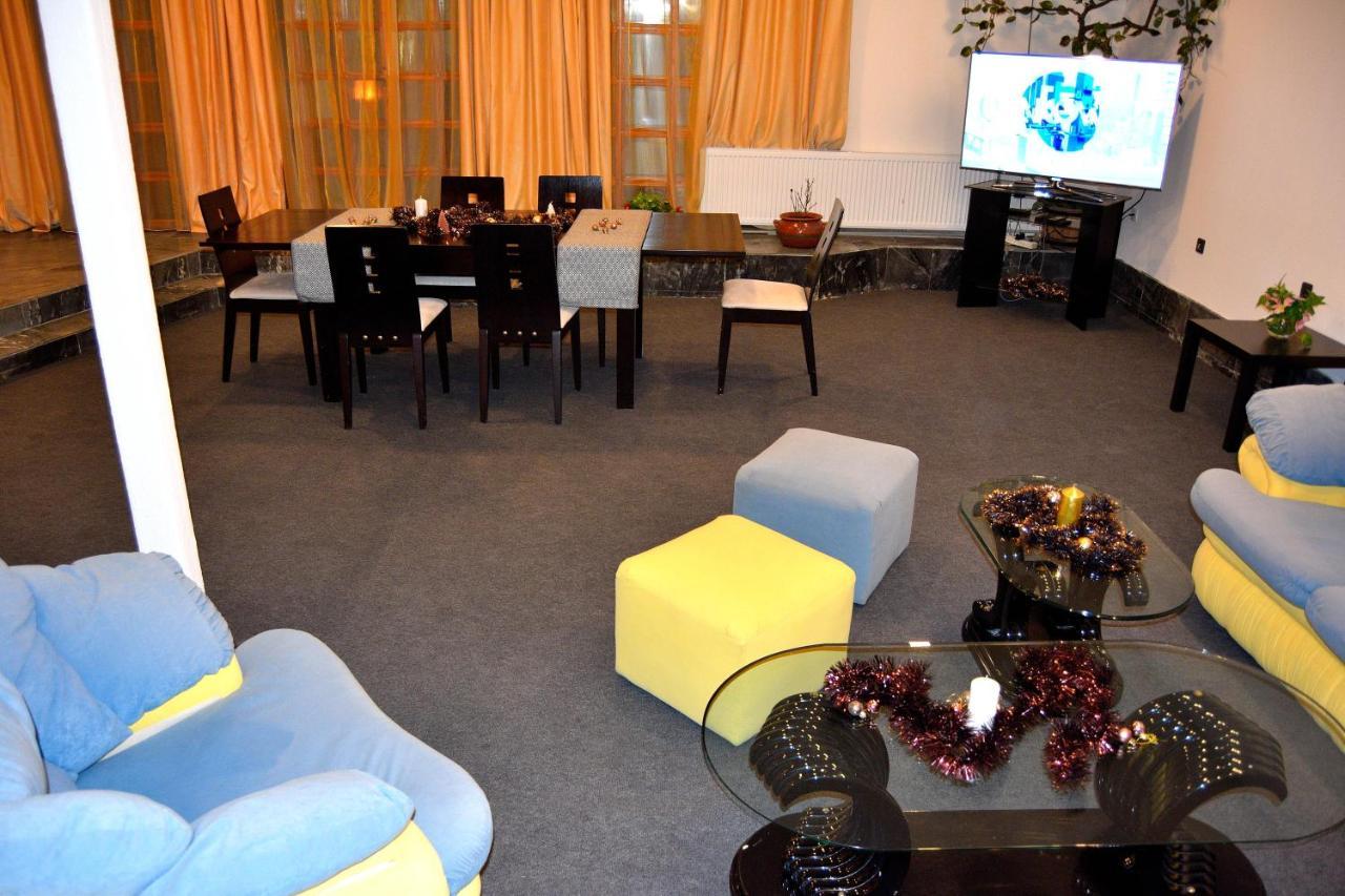 Persey Villa بوروفتس المظهر الخارجي الصورة